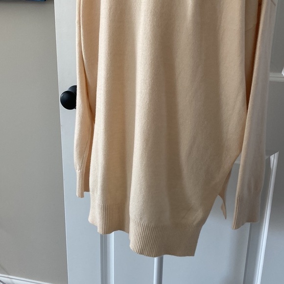 Pink Lily medium sweater v-neck - Picture 10 of 12